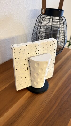 IMG_1258 Dubbeglas Serviettenhalter 3D Druck weiß mit schwarzer Basis